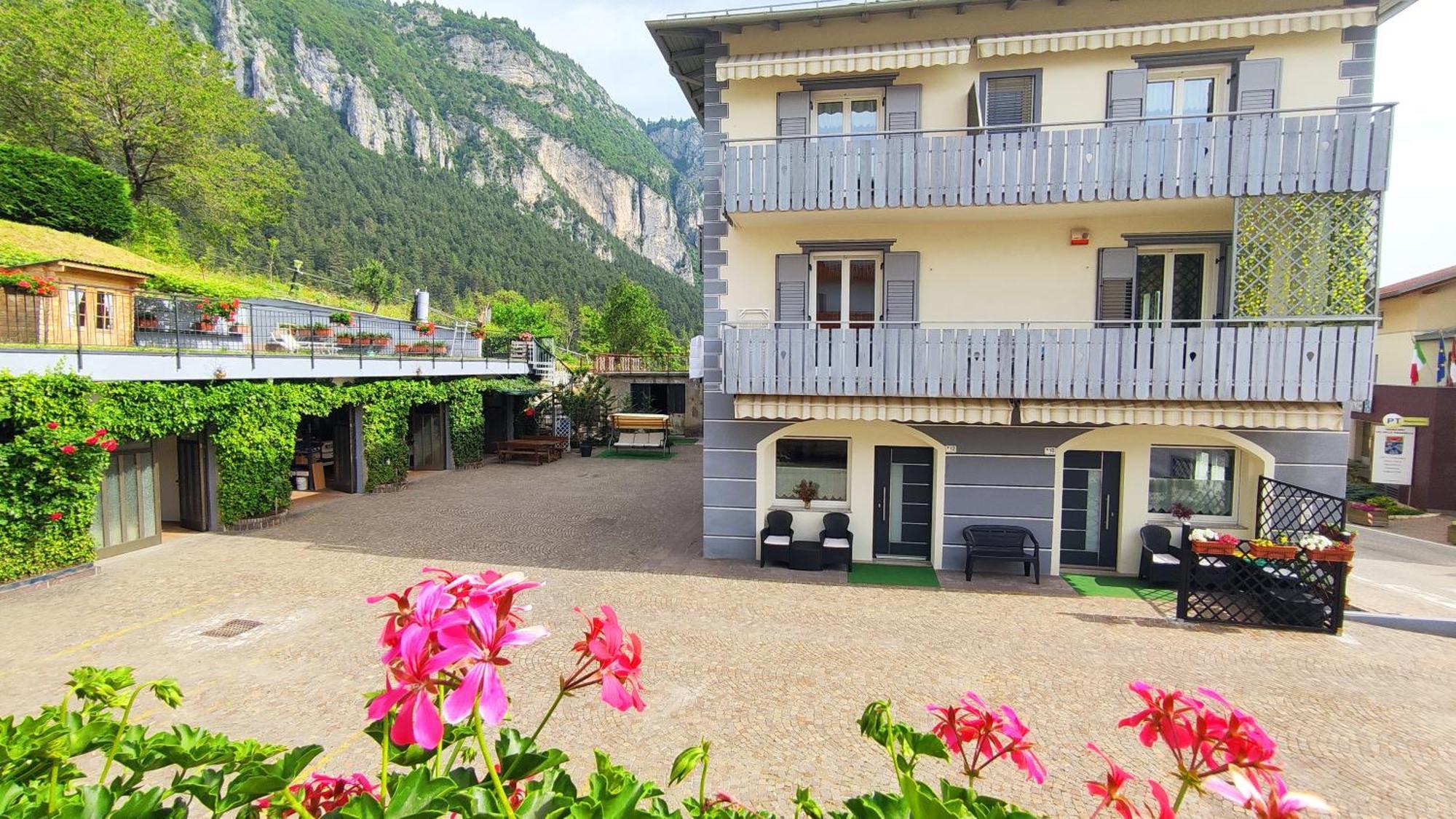 Apartments Giovannini ファーイ・デッラ・パガネッラ エクステリア 写真